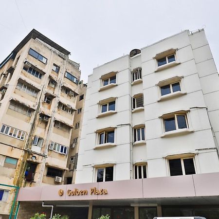 Oyo 2351 Hotel Golden Plaza 아흐메다바드 외부 사진